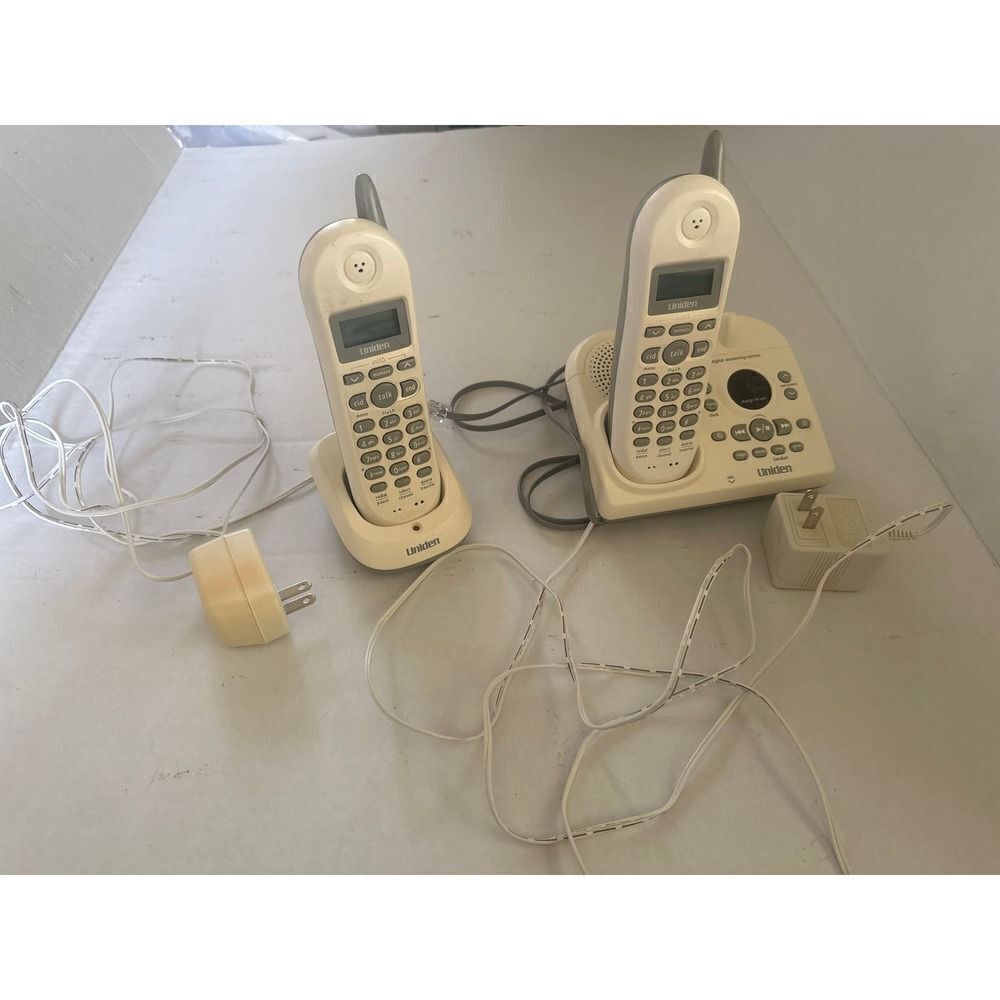 Uniden Cordless Phone Set with Cradles Model DXAI4588-2